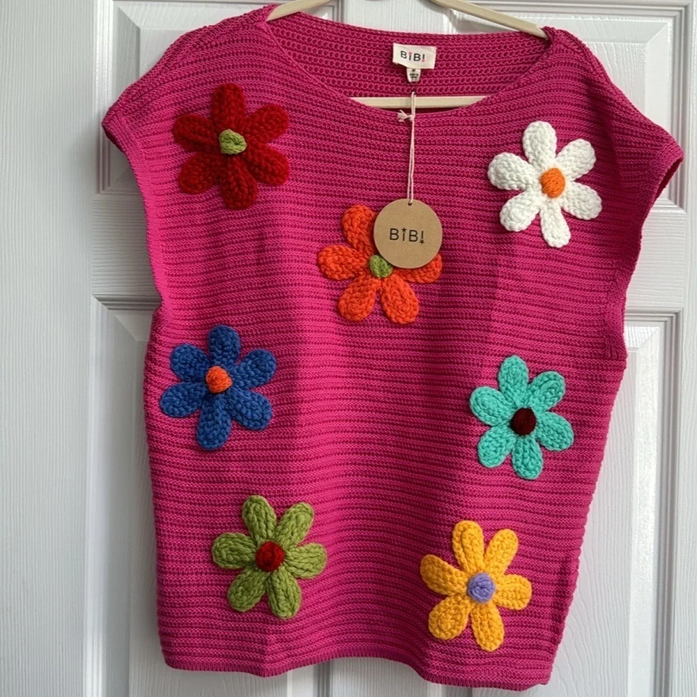 BiBi Fuchsia Dolman Oversized Ribbed Short Sleeve Embroidered Floral Sweater M